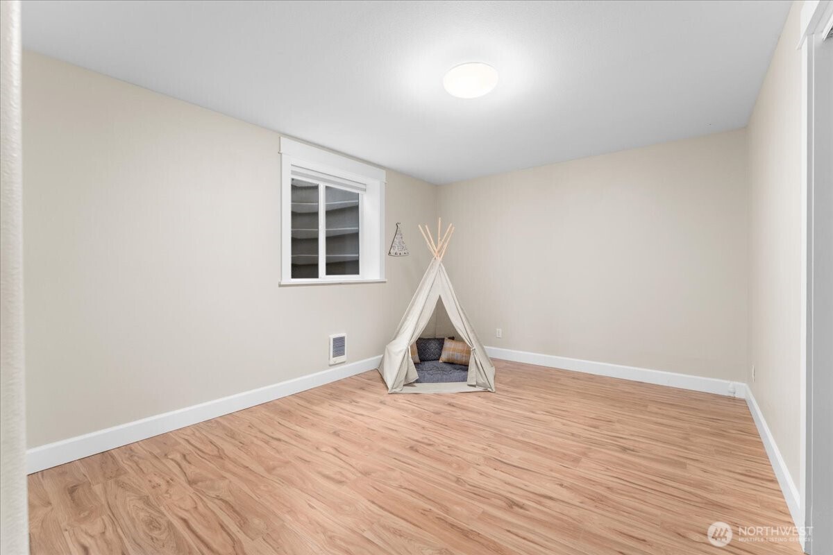 109 Cascade Place Property Photo 32