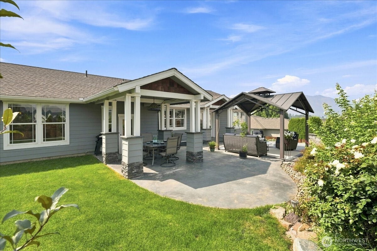 109 Cascade Place Property Photo 40