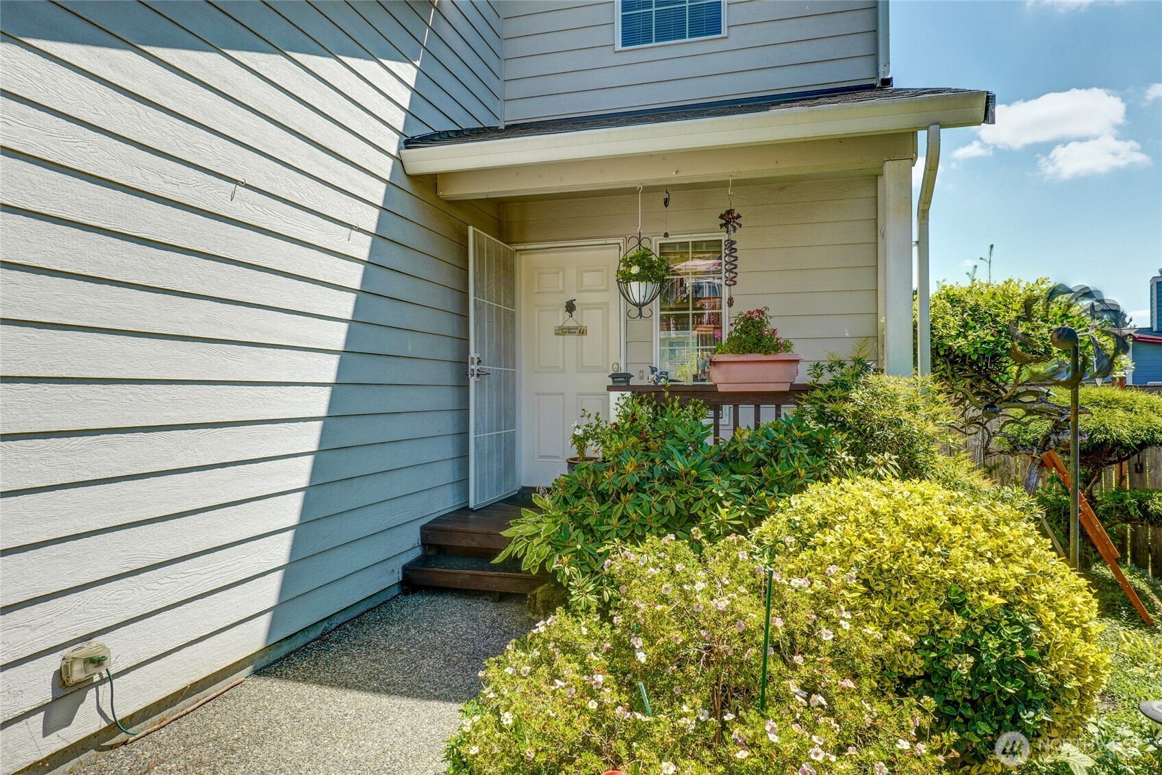 929 149th Place Property Photo 3
