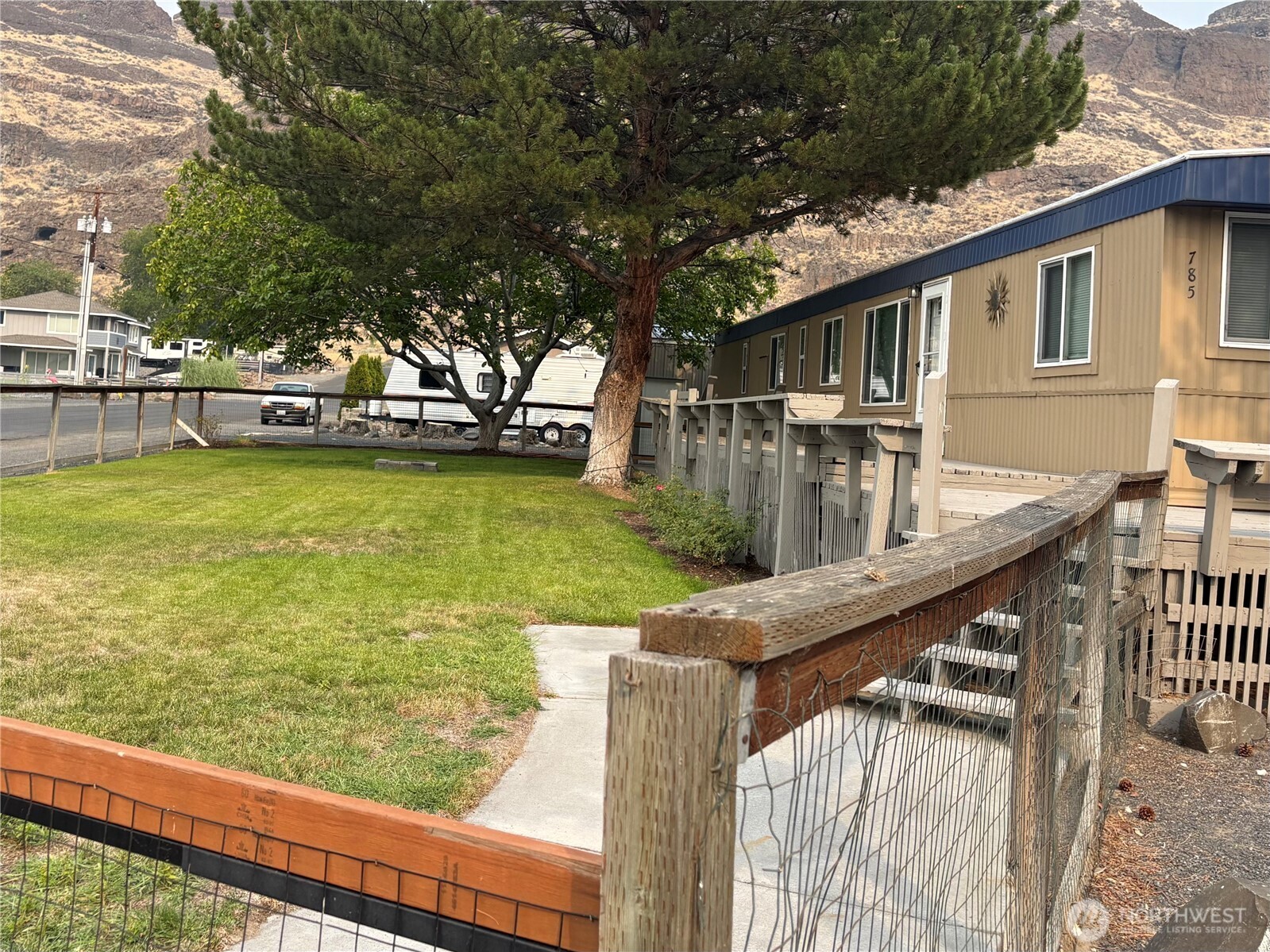 785 Chukar Place Property Photo 10