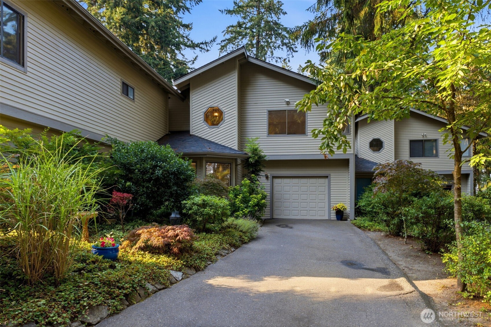 966 9th Circle Property Photo 1