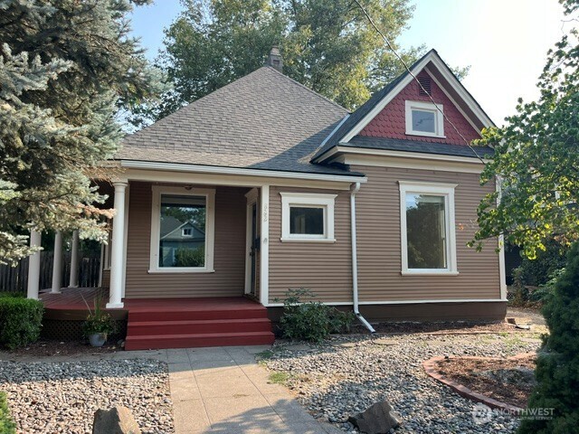 822 E Alder Property Photo 1