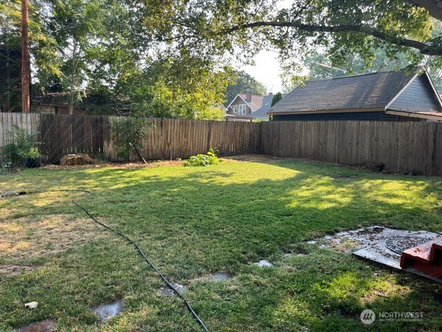 822 E Alder Property Photo 6