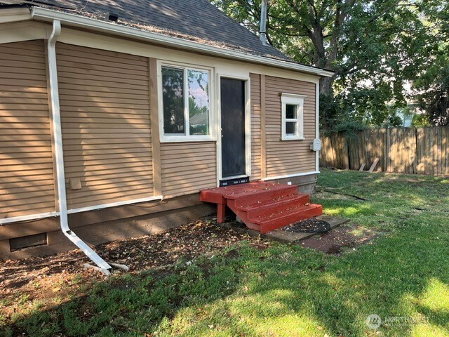 822 E Alder Property Photo 7
