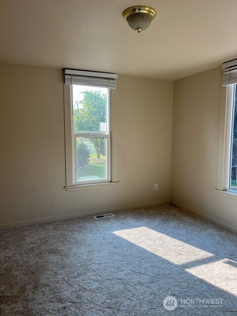 822 E Alder Property Photo 12