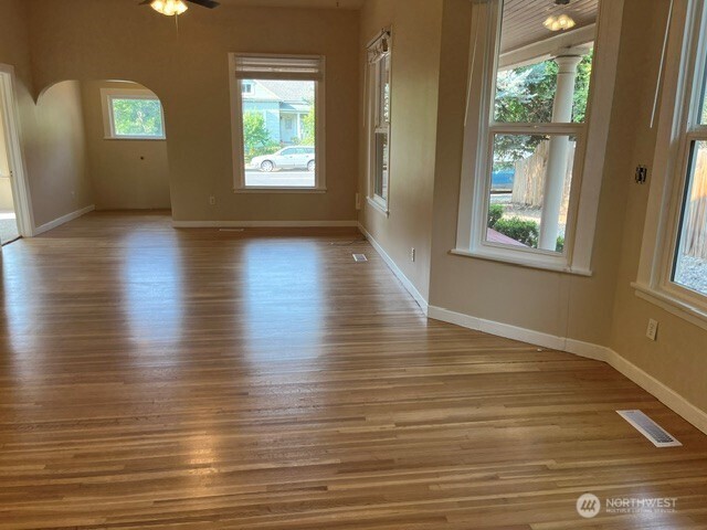 822 E Alder Property Photo 15