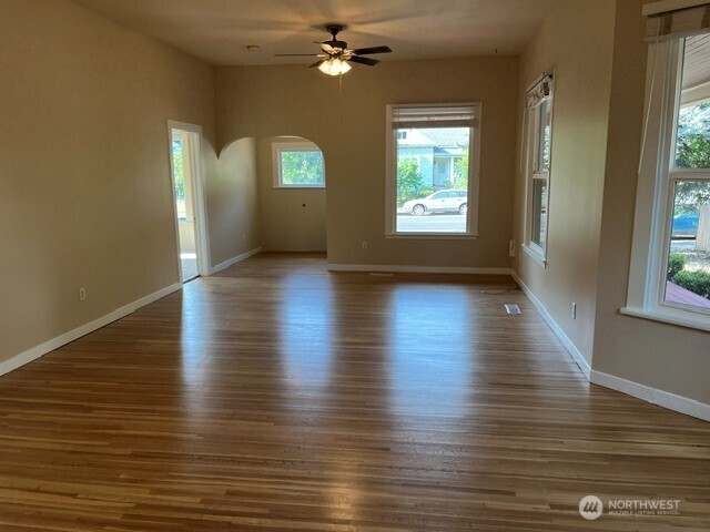 822 E Alder Property Photo 16