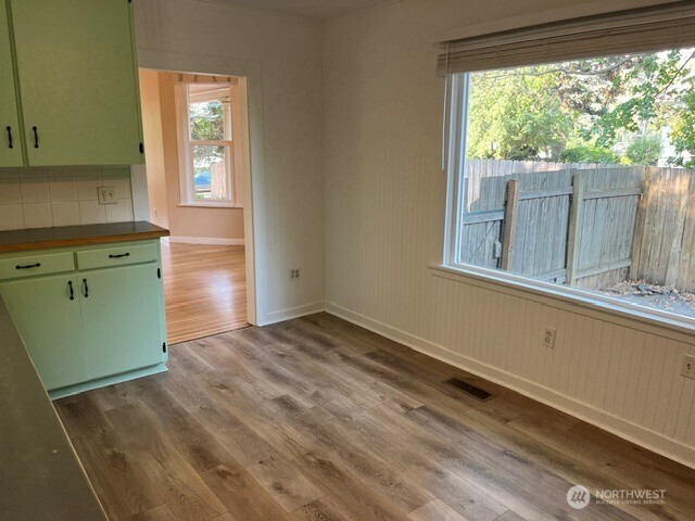 822 E Alder Property Photo 19