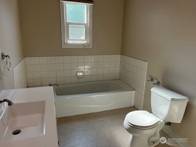 822 E Alder Property Photo 21