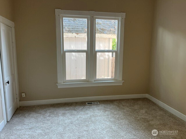 822 E Alder Property Photo 23
