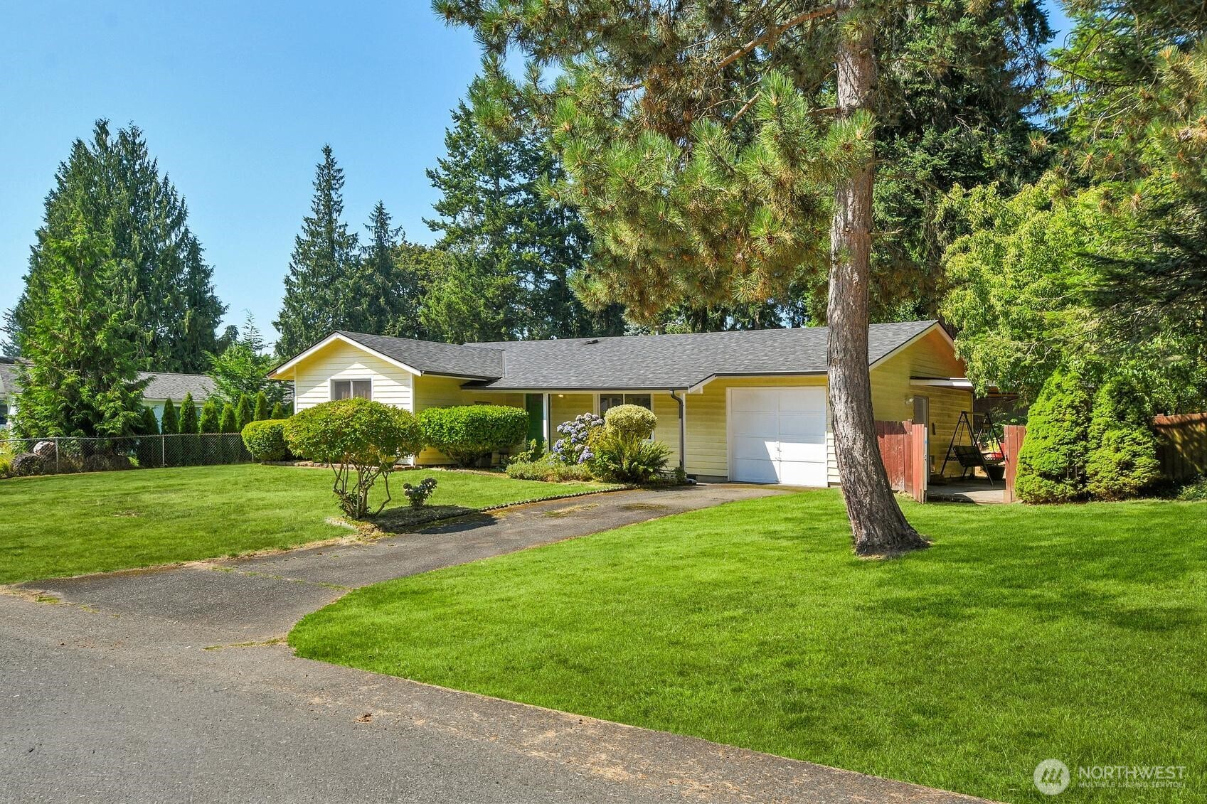 1906 114th Drive Property Photo 2