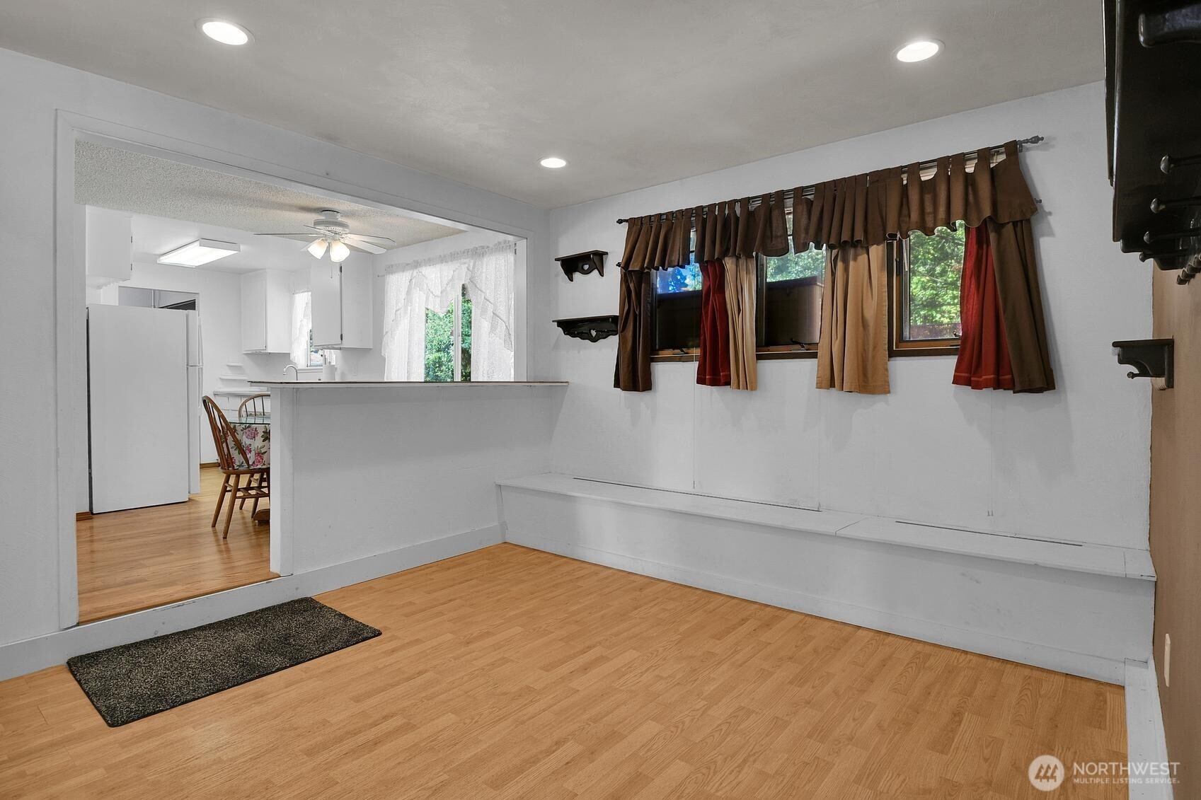 1906 114th Drive Property Photo 11