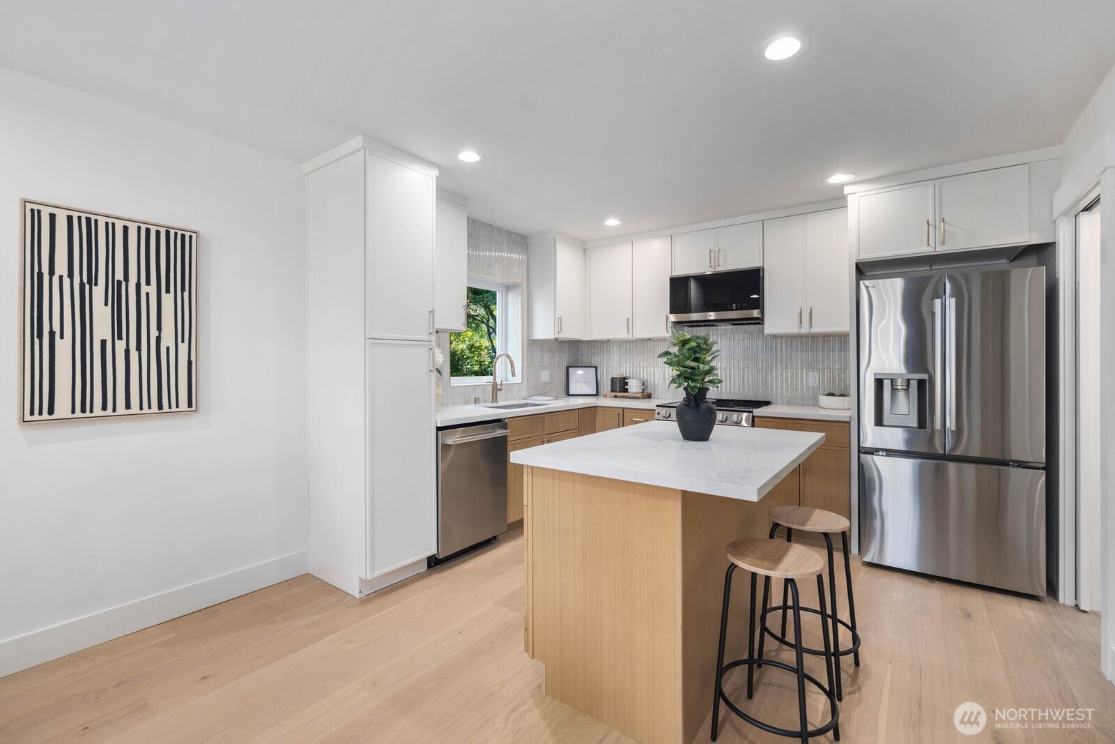 12040 5th Avenue Property Photo 5