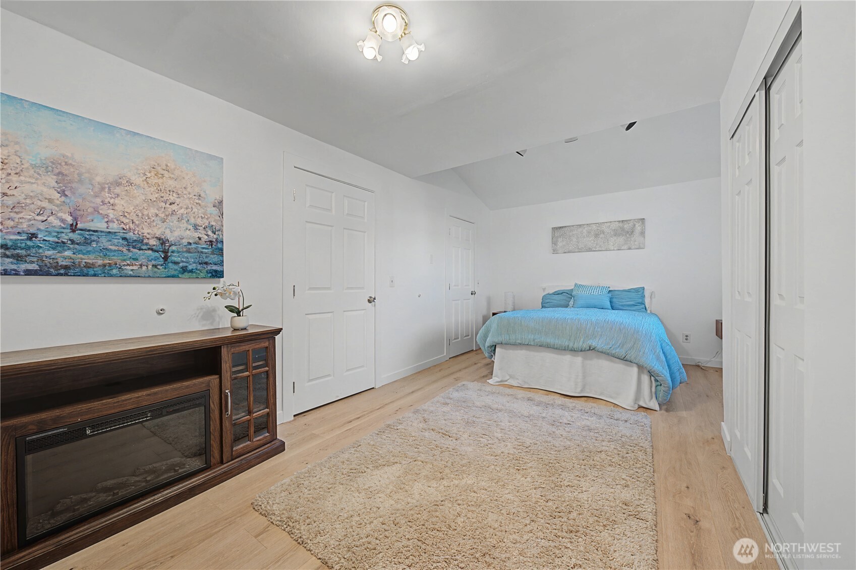 225 S D Property Photo 11