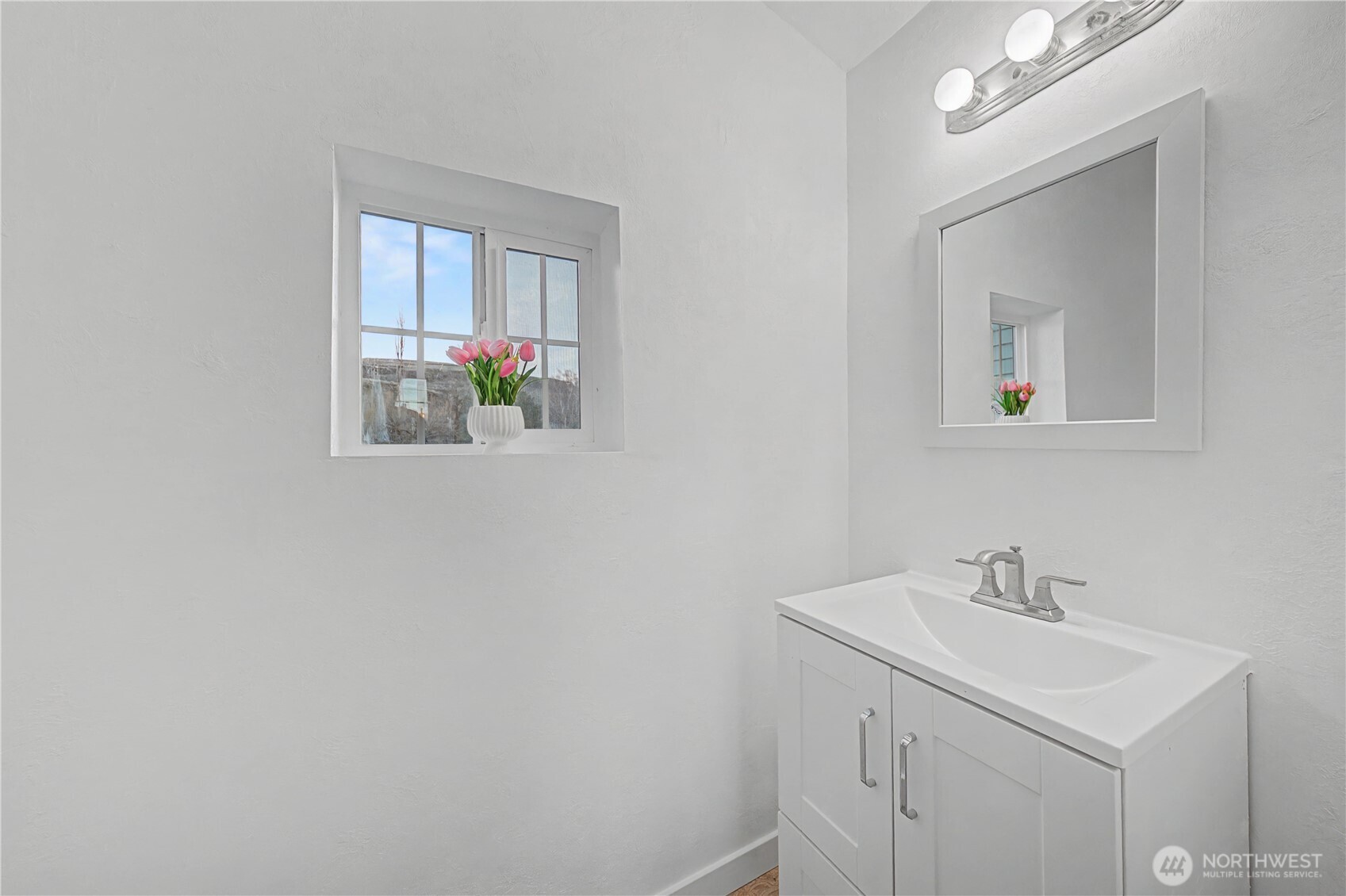 225 S D Property Photo 13