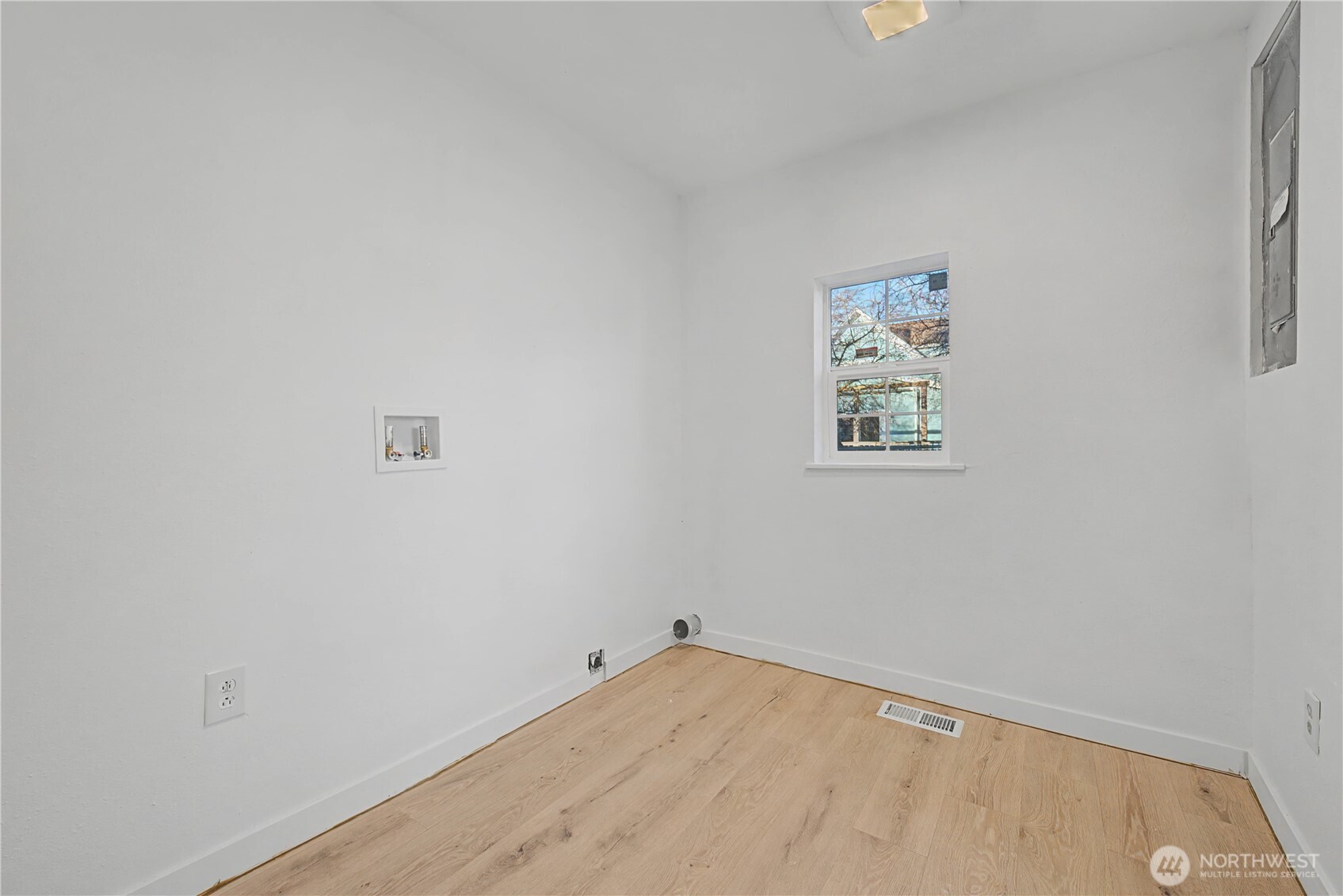 225 S D Property Photo 21
