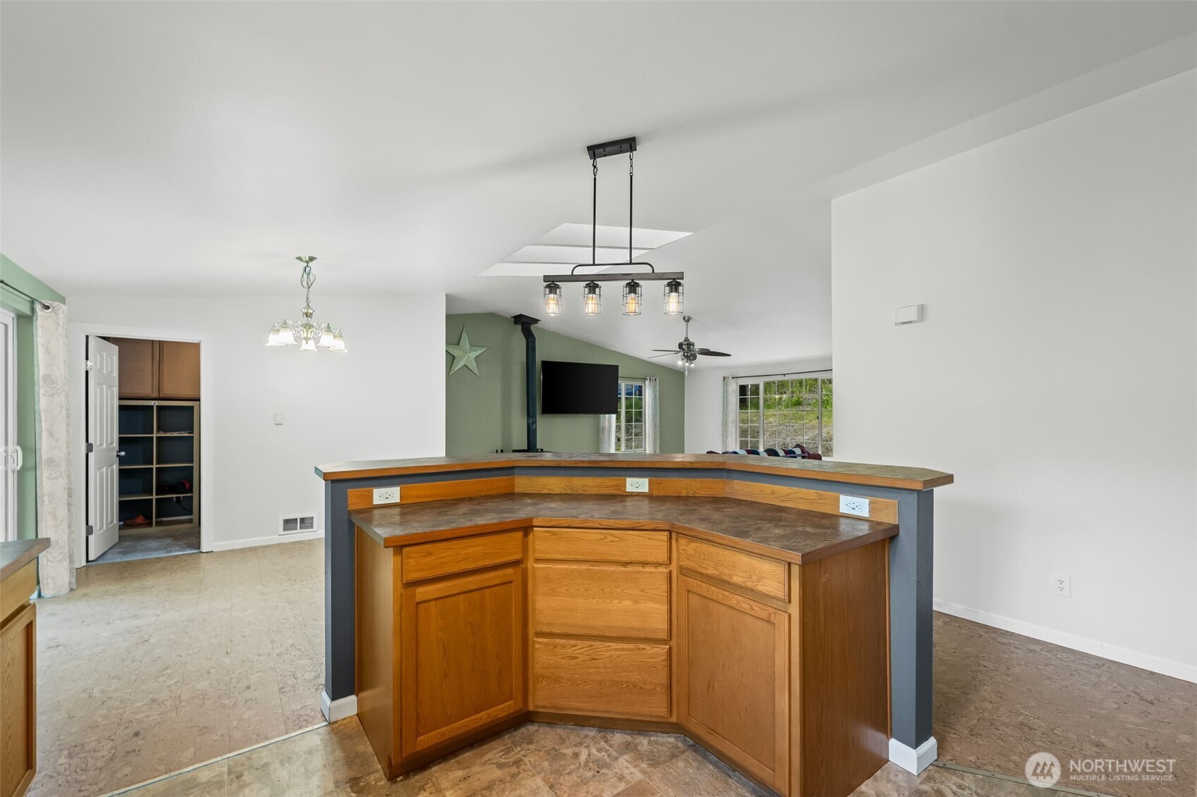600 E Probert Road Property Photo 13
