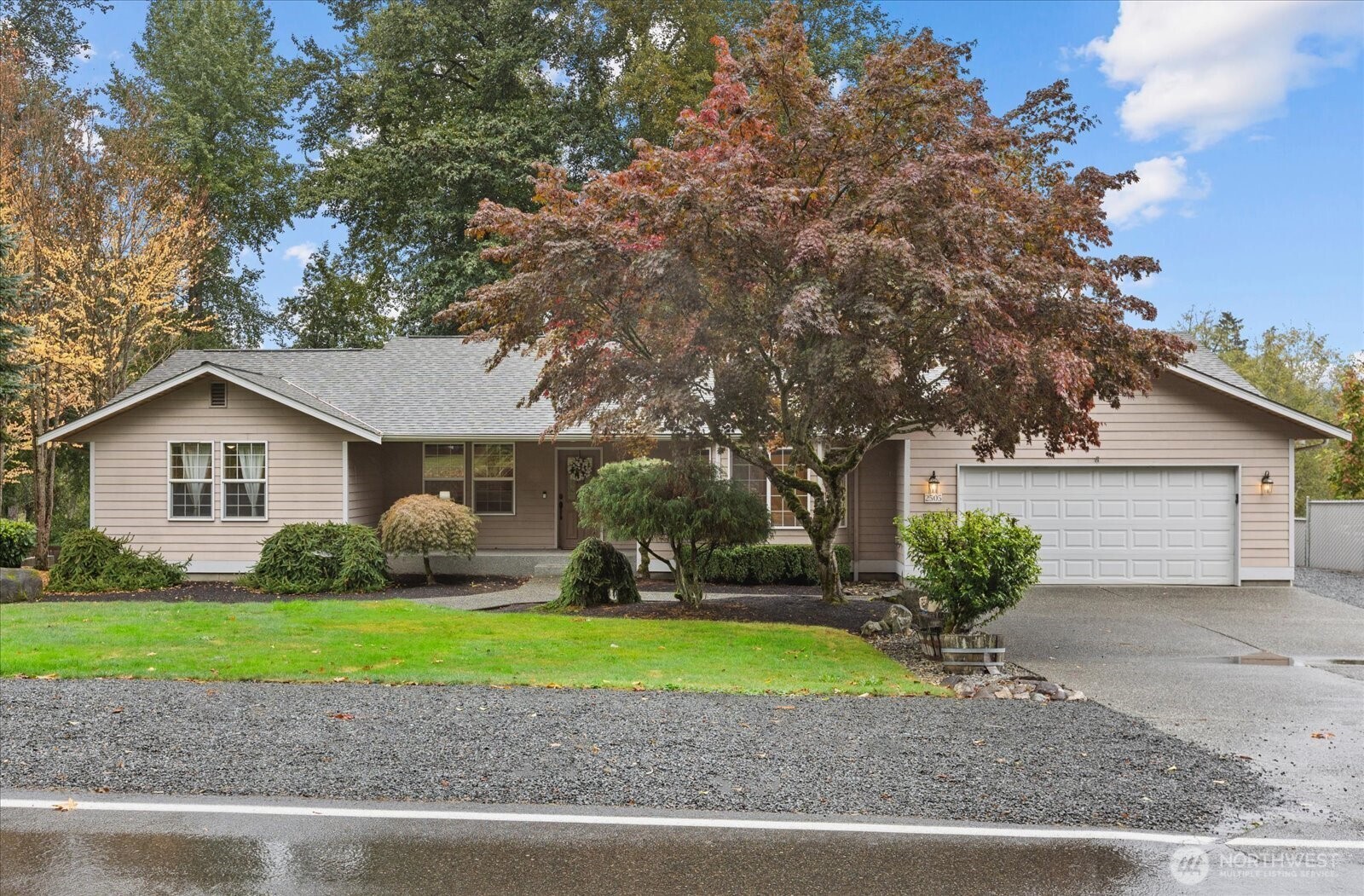 2505 Lake Drive Property Photo 2