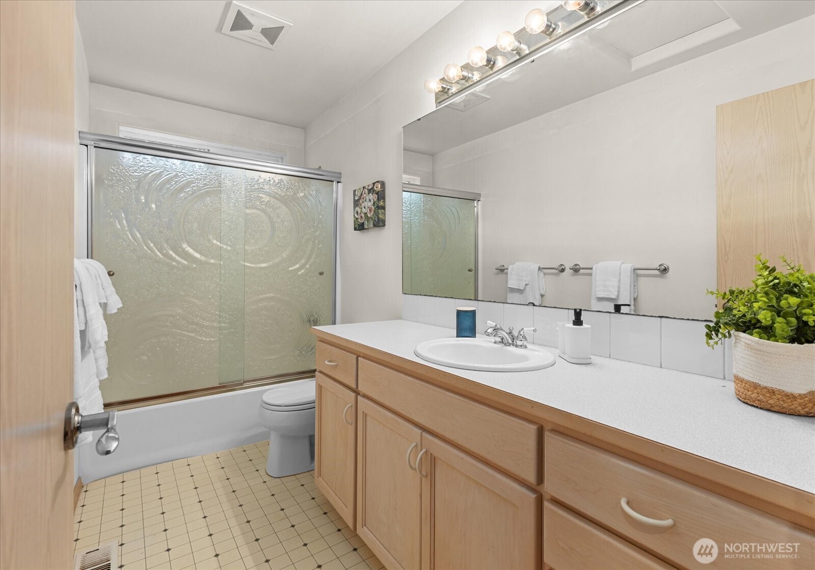 2505 Lake Drive Property Photo 14