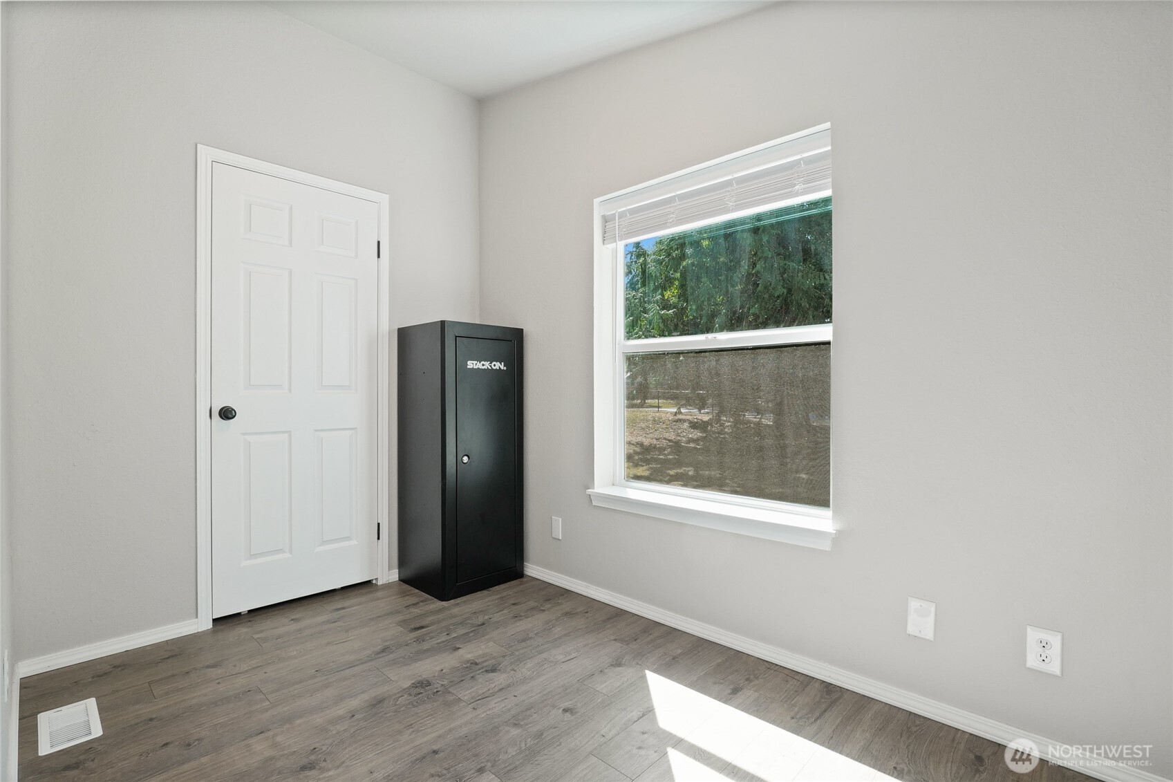 32103 83rd Drive Property Photo 17