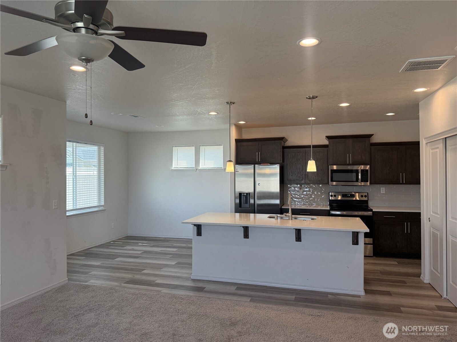 1124 W Aspen Road Property Photo 5