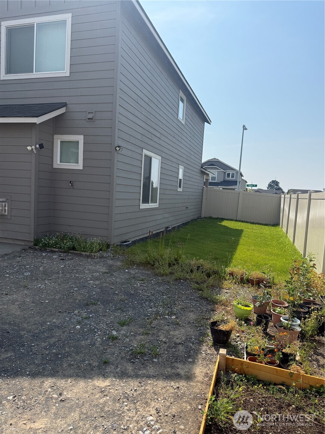 1124 W Aspen Road Property Photo 18