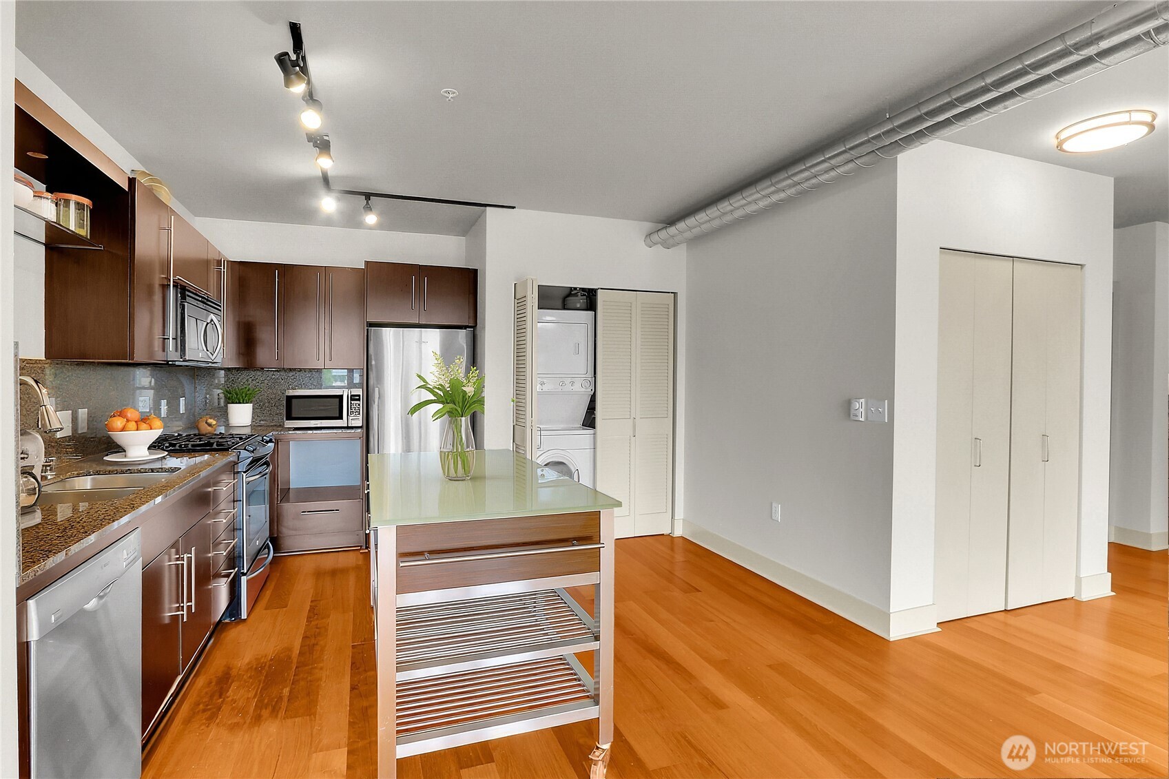 530 Broadway 210 Property Photo 7