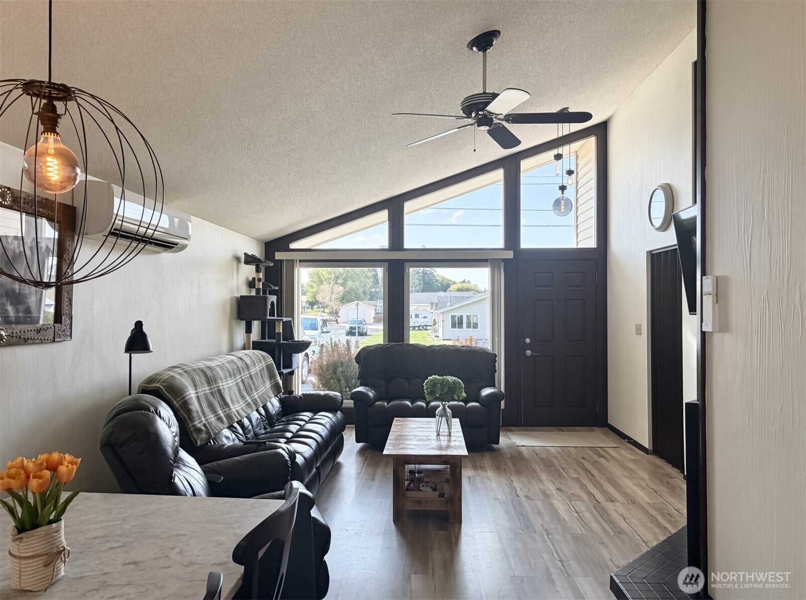 615 Se Mitchum Street Property Photo 8