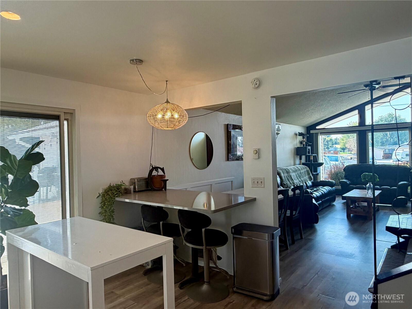 615 Se Mitchum Street Property Photo 9