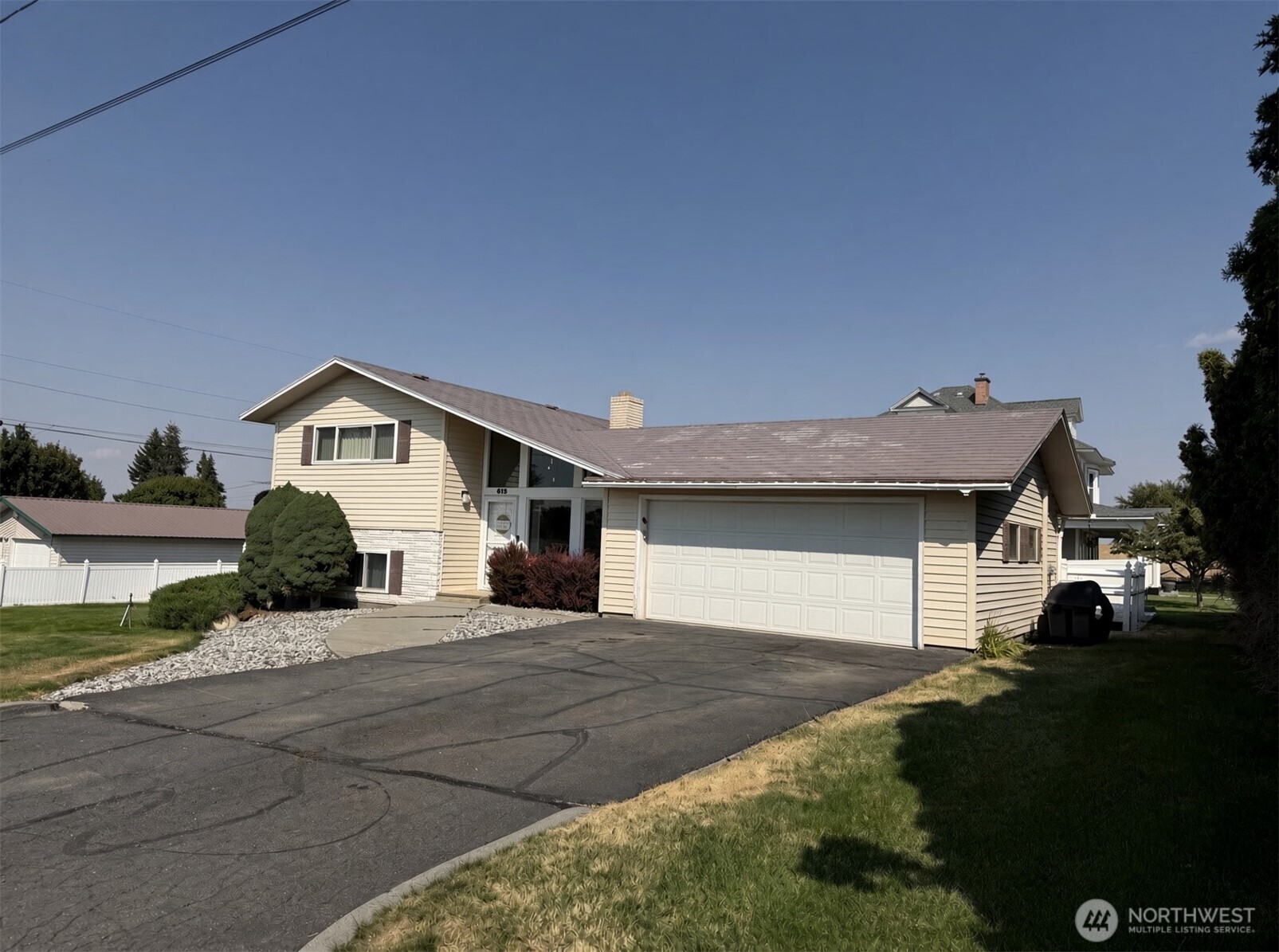 615 Se Mitchum Street Property Photo 31