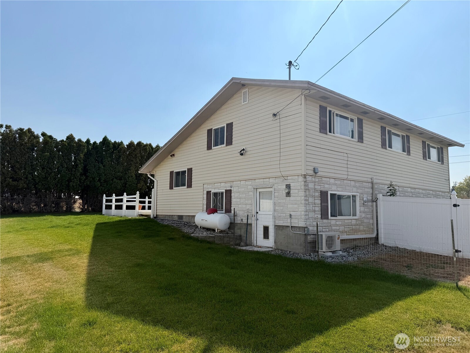 615 Se Mitchum Street Property Photo 32