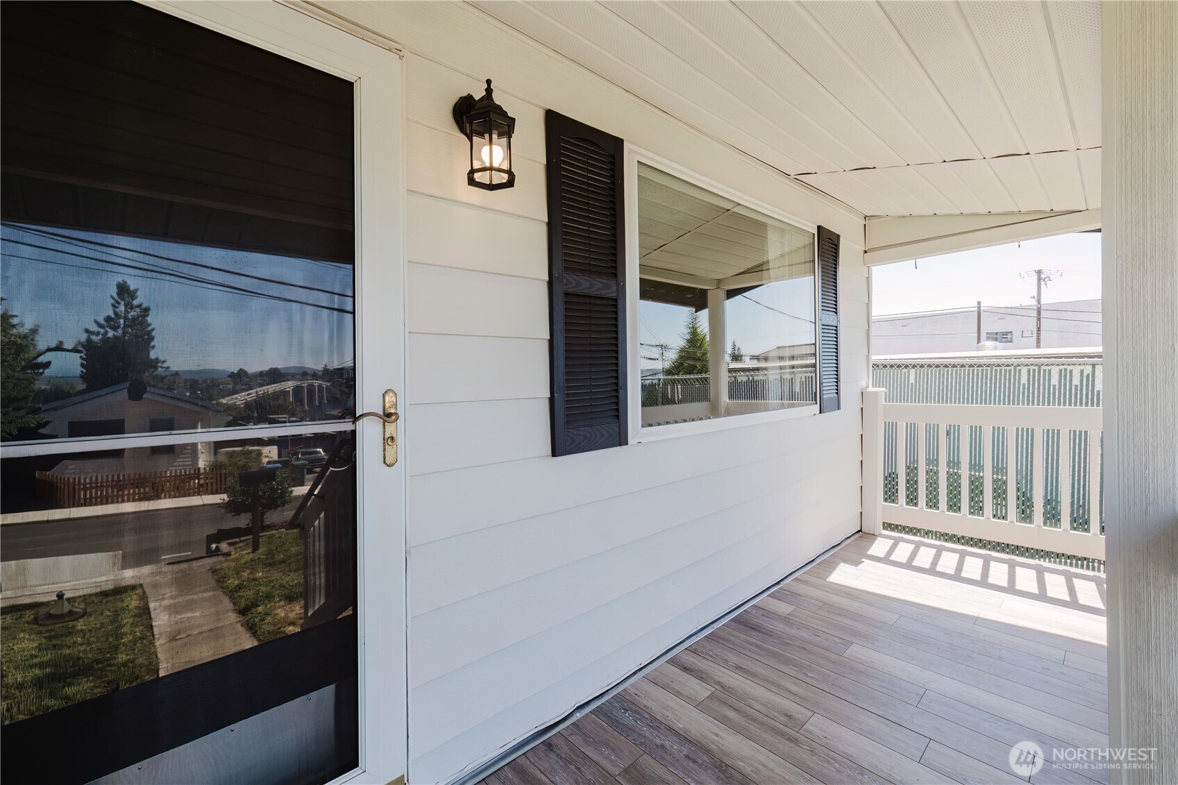 1112 Perry Avenue Property Photo 7