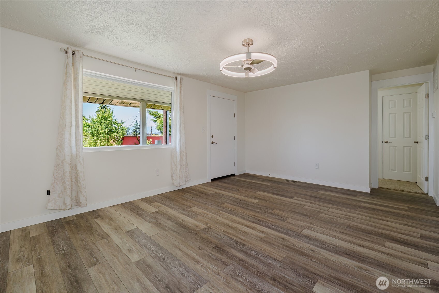 1112 Perry Avenue Property Photo 8