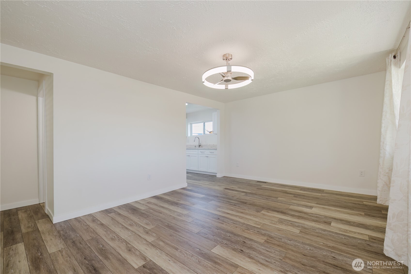 1112 Perry Avenue Property Photo 11