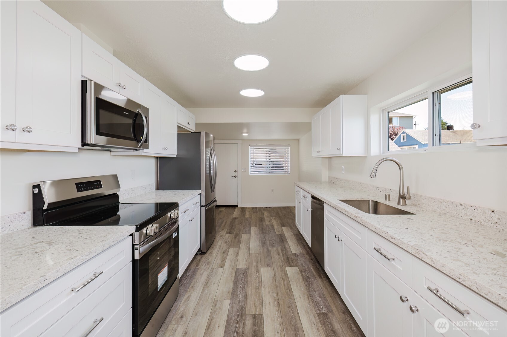 1112 Perry Avenue Property Photo 14