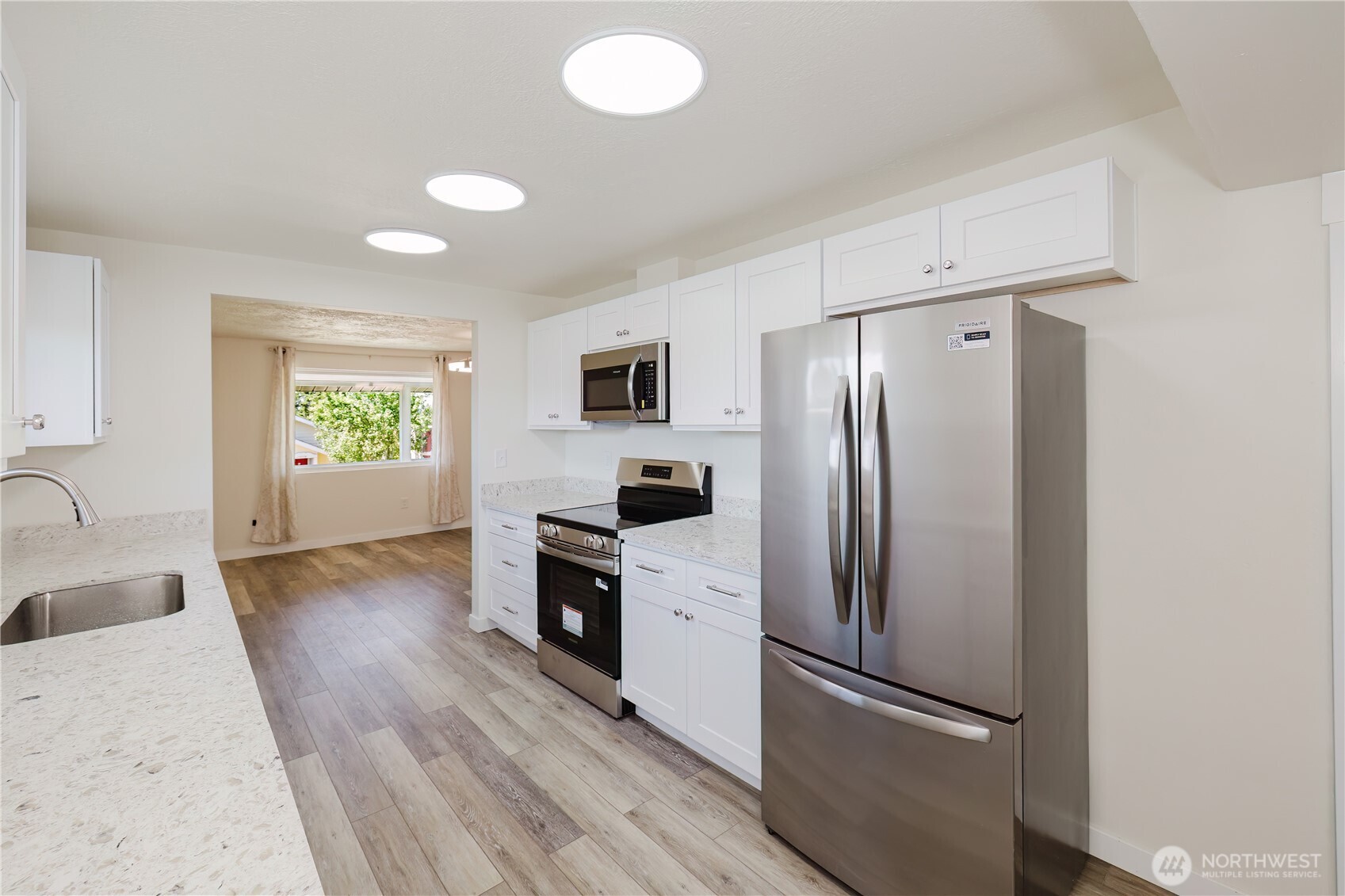 1112 Perry Avenue Property Photo 15