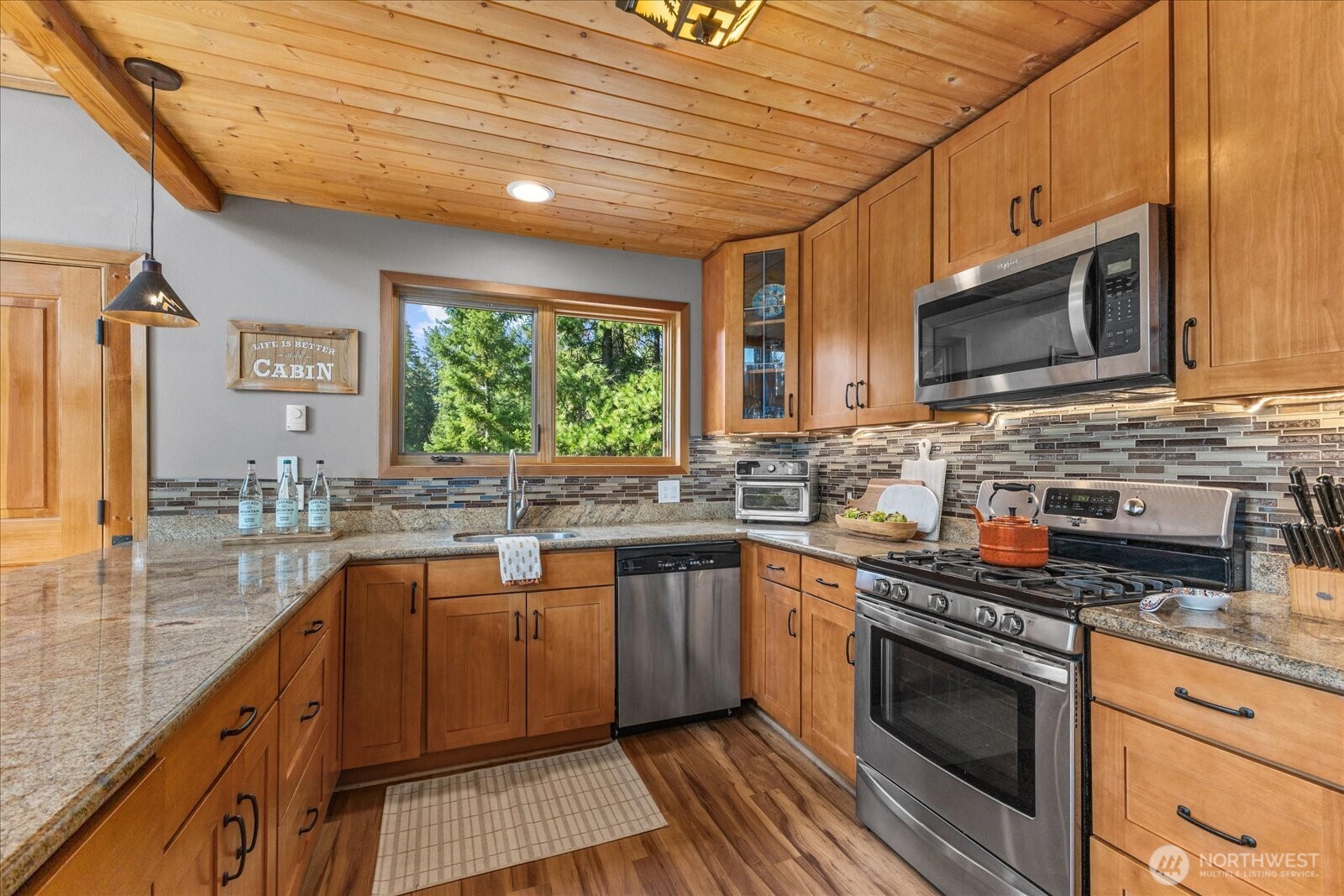 301 Carillon Cove Drive Property Photo 12