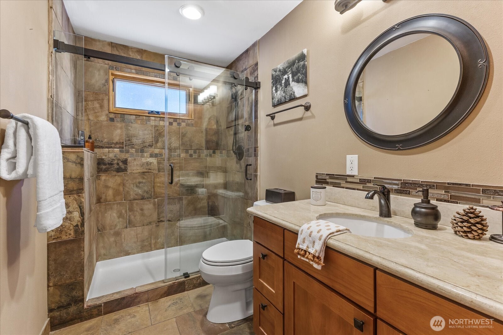 301 Carillon Cove Drive Property Photo 18