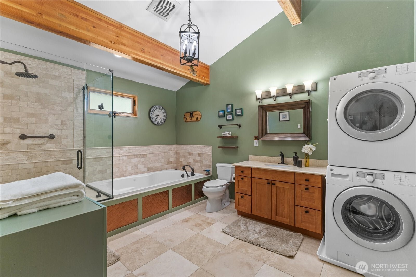 301 Carillon Cove Drive Property Photo 23