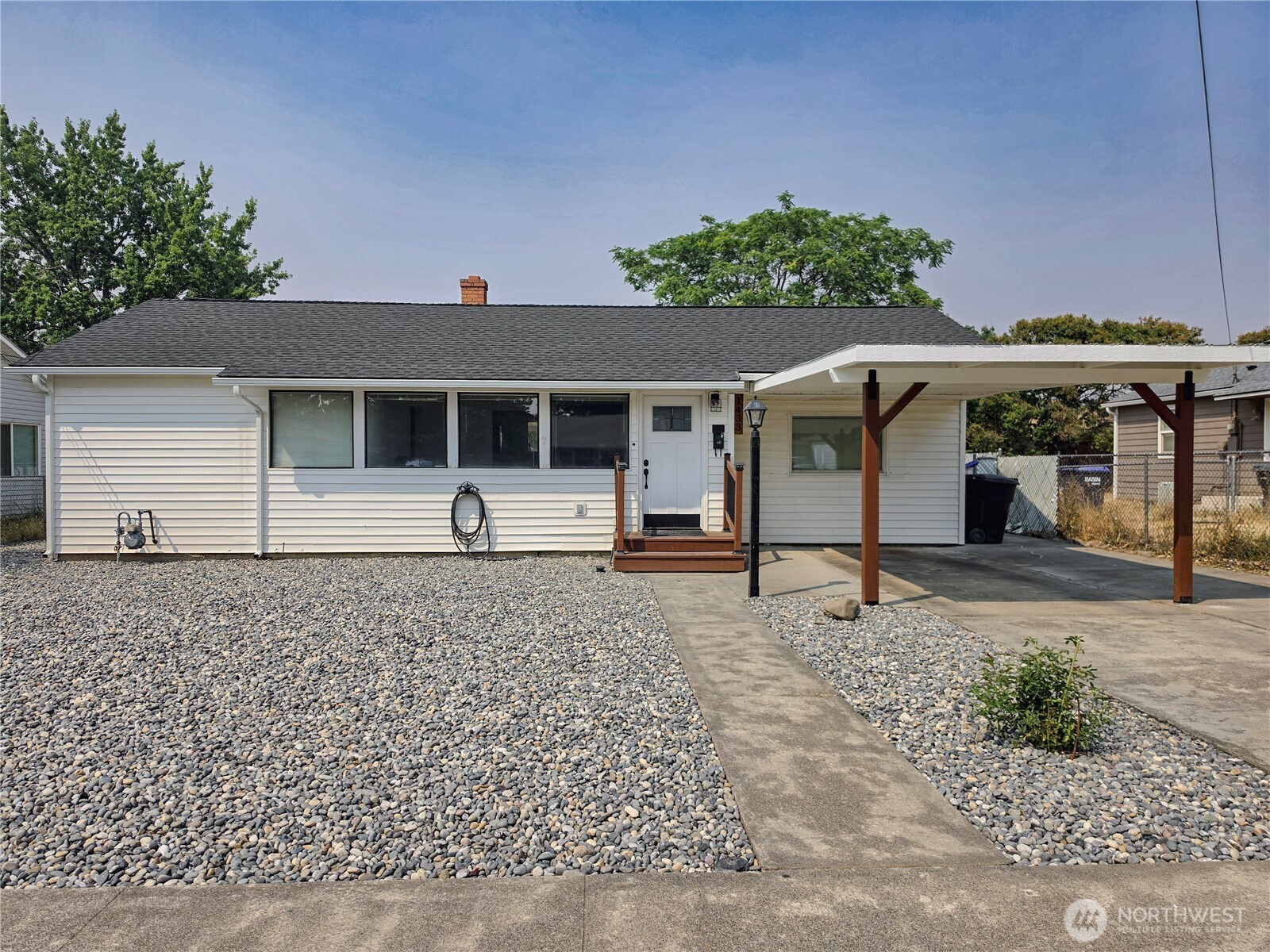 1433 Boyer Avenue Property Photo 1