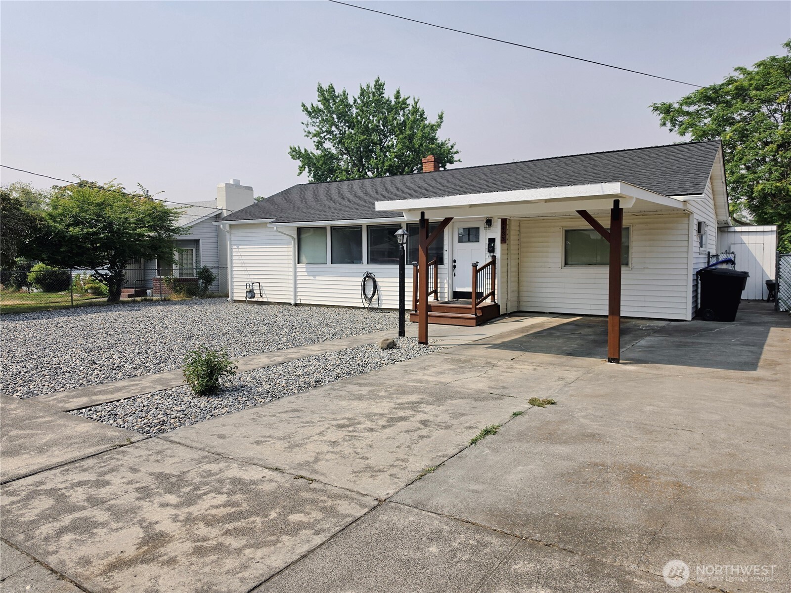 1433 Boyer Avenue Property Photo 2