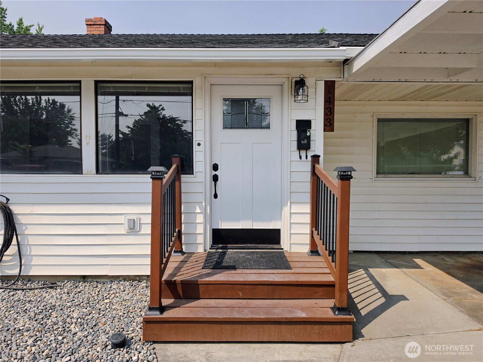 1433 Boyer Avenue Property Photo 3