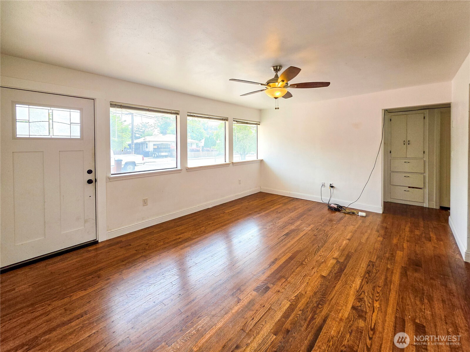 1433 Boyer Avenue Property Photo 4