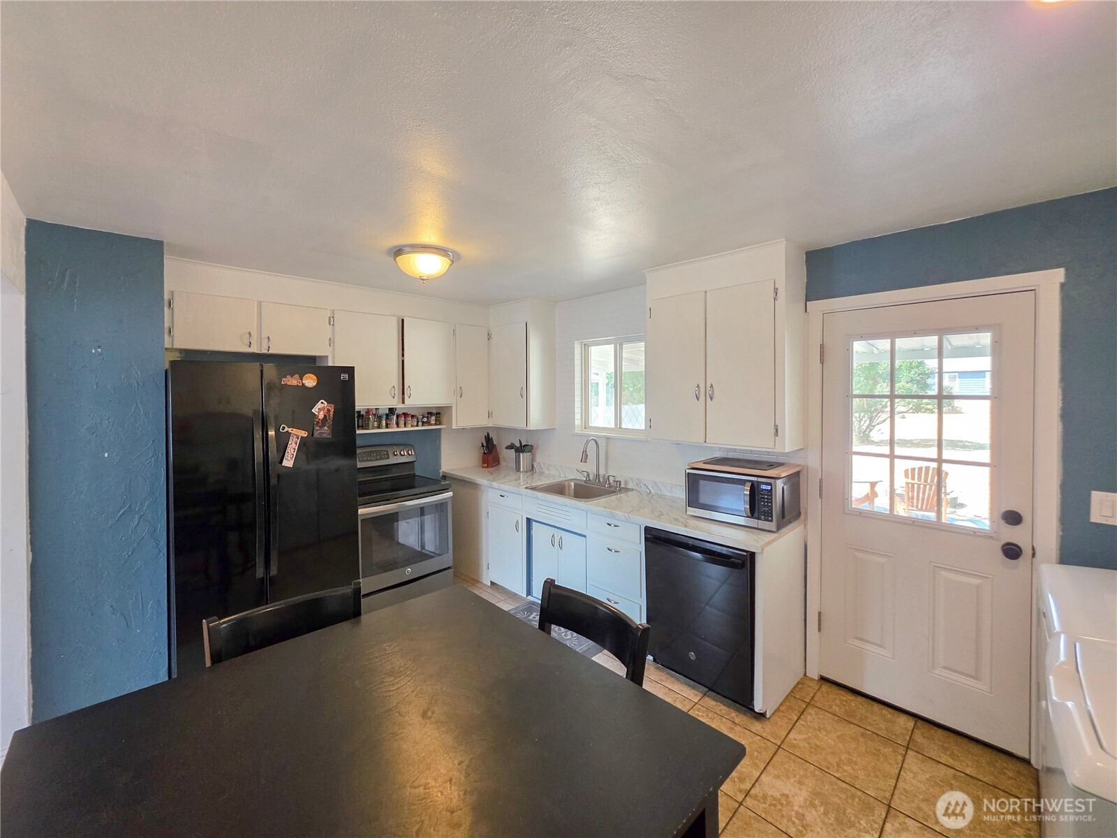 1433 Boyer Avenue Property Photo 7