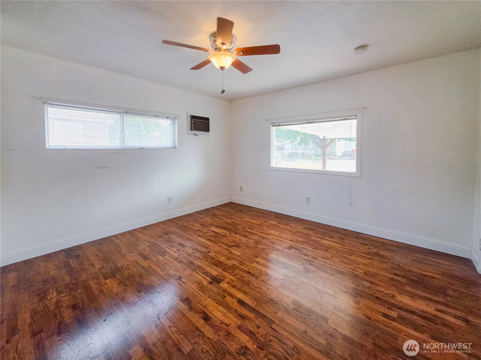 1433 Boyer Avenue Property Photo 8