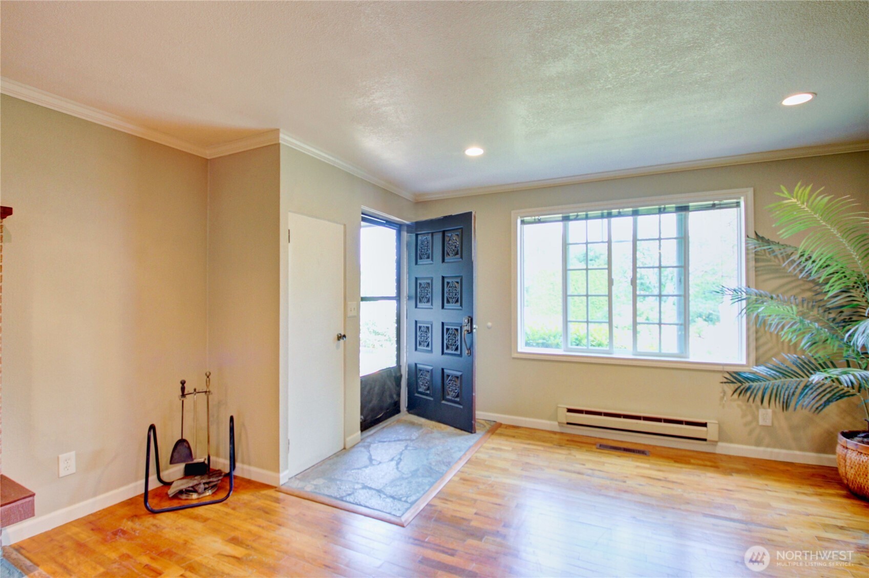 21213 Plaza Drive Property Photo 5