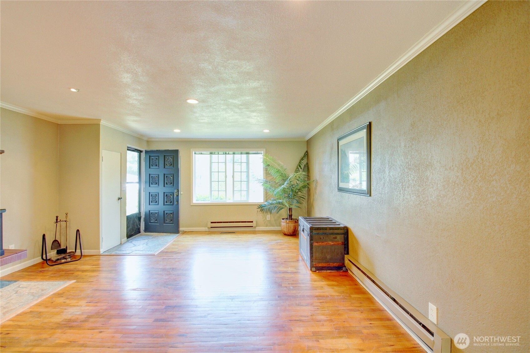 21213 Plaza Drive Property Photo 6