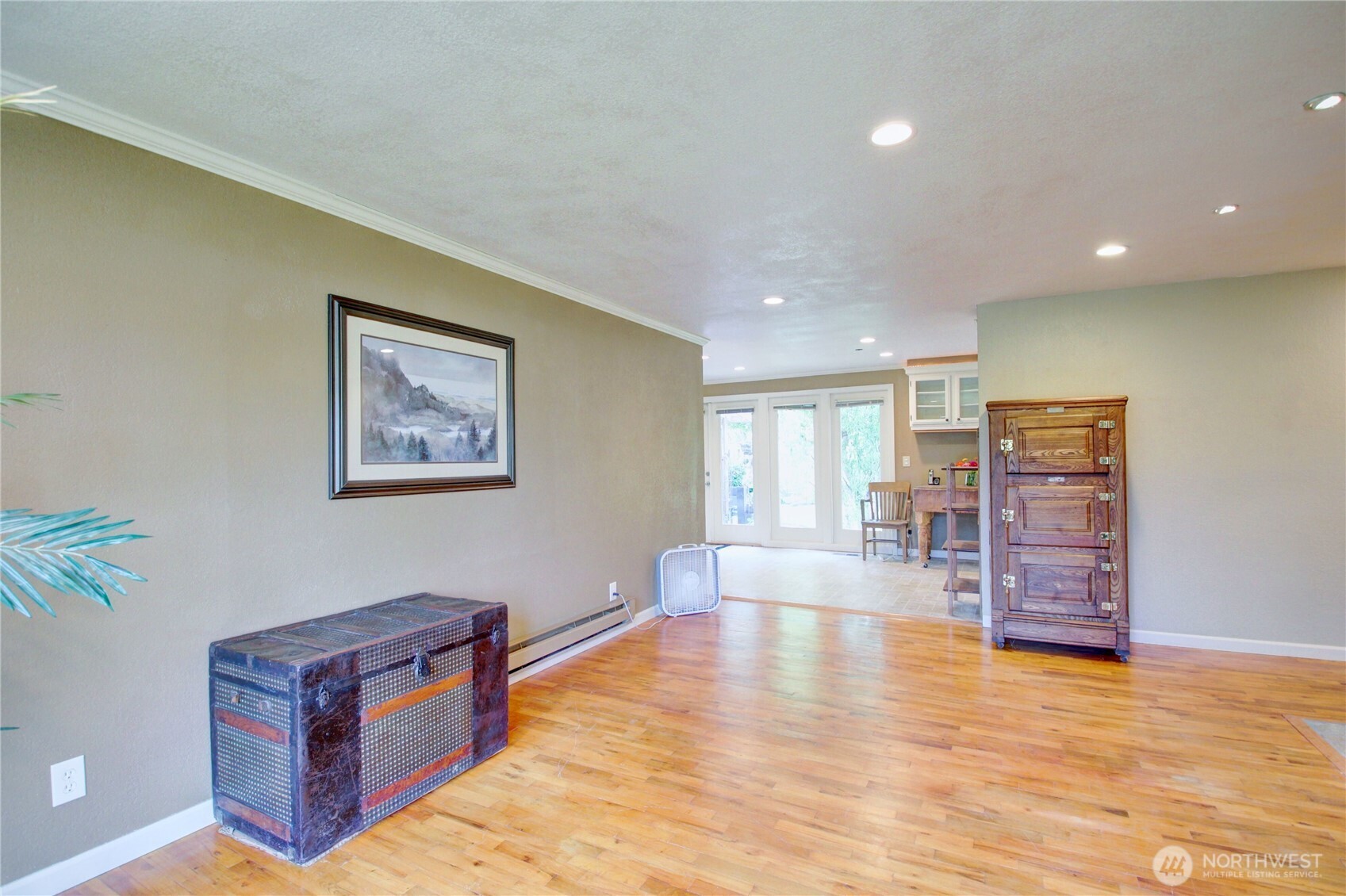 21213 Plaza Drive Property Photo 8