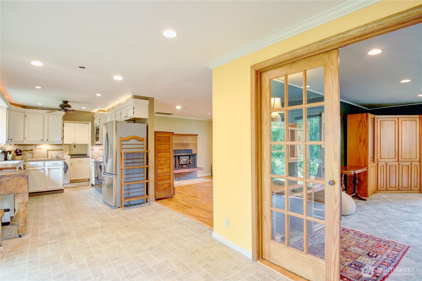 21213 Plaza Drive Property Photo 14