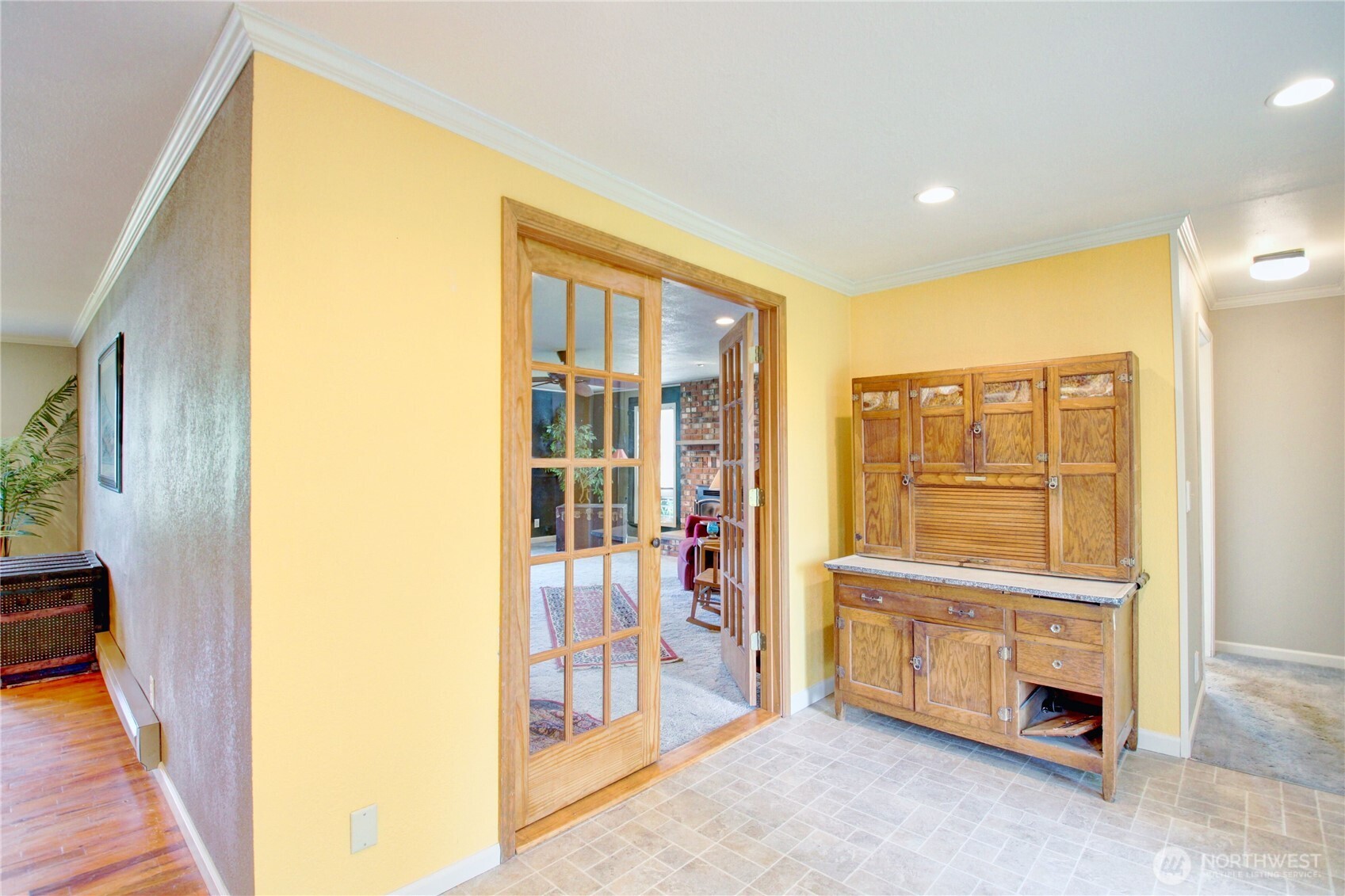 21213 Plaza Drive Property Photo 15